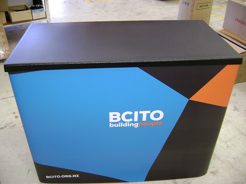 Superlight 1200 Demo Table with black top