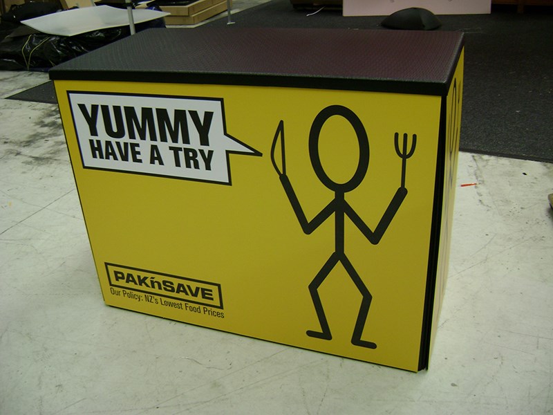 Superlight 1200 Demonstration Table with black top