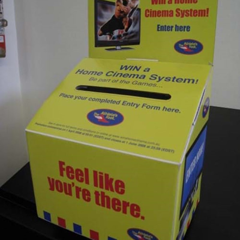 Folding cardboard competition box