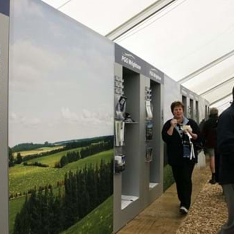 Expo wall cavity