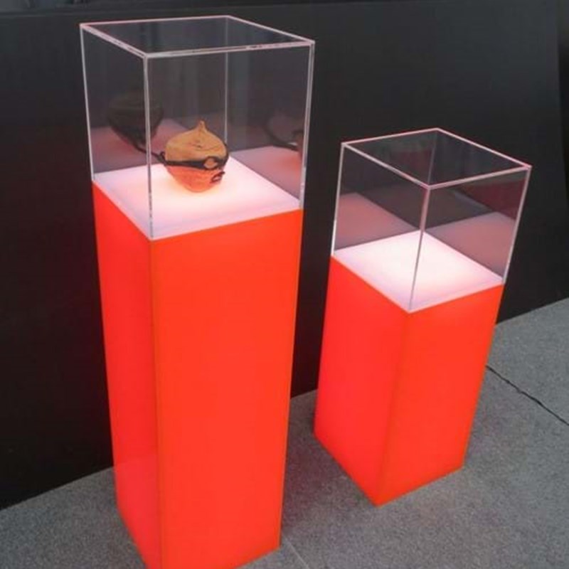 Plastic display boxes