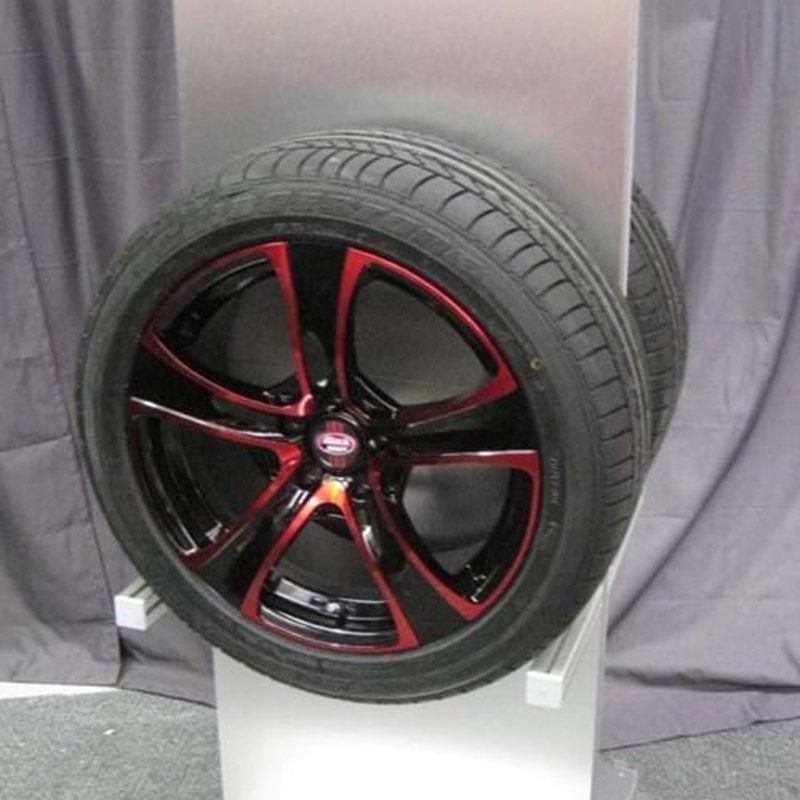 Portable tyre stand