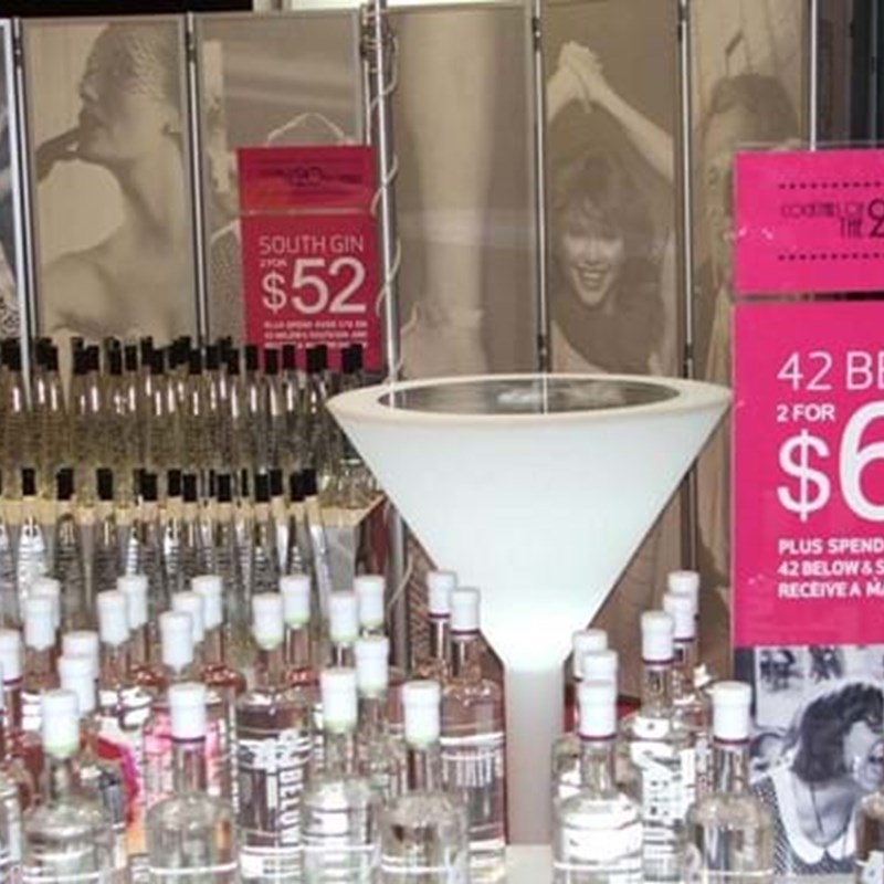 Duty free retail display