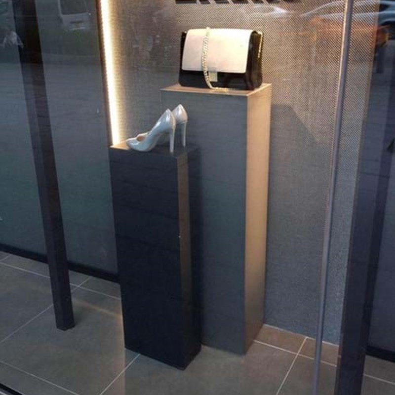 Display plinths