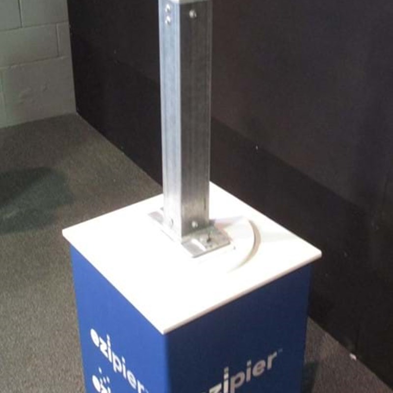 Turntable on plinth base