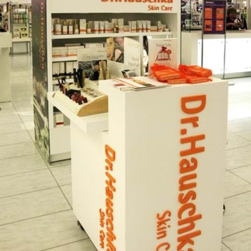 Retail sampling on castors