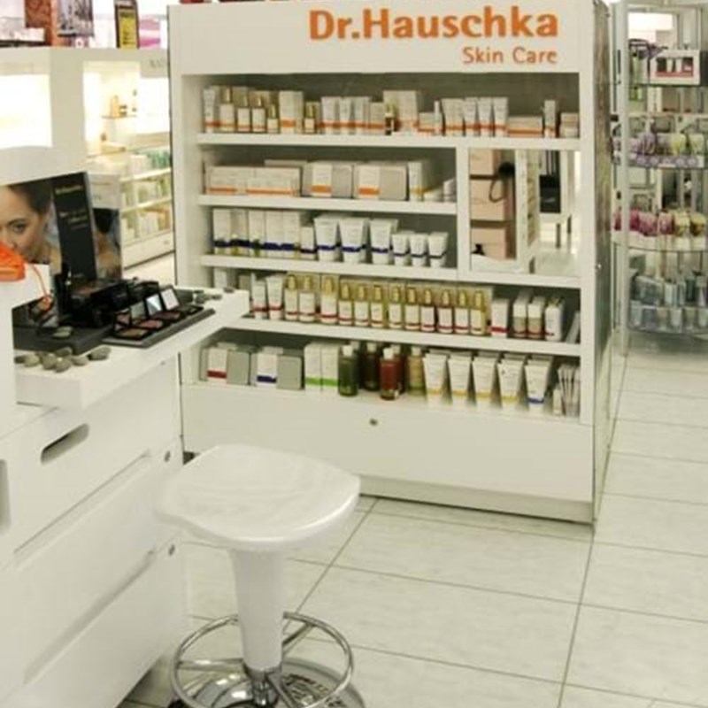 Display shelves