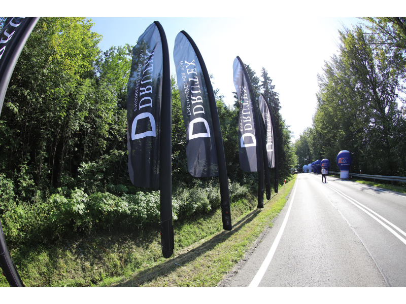 Roadside custom giant flags